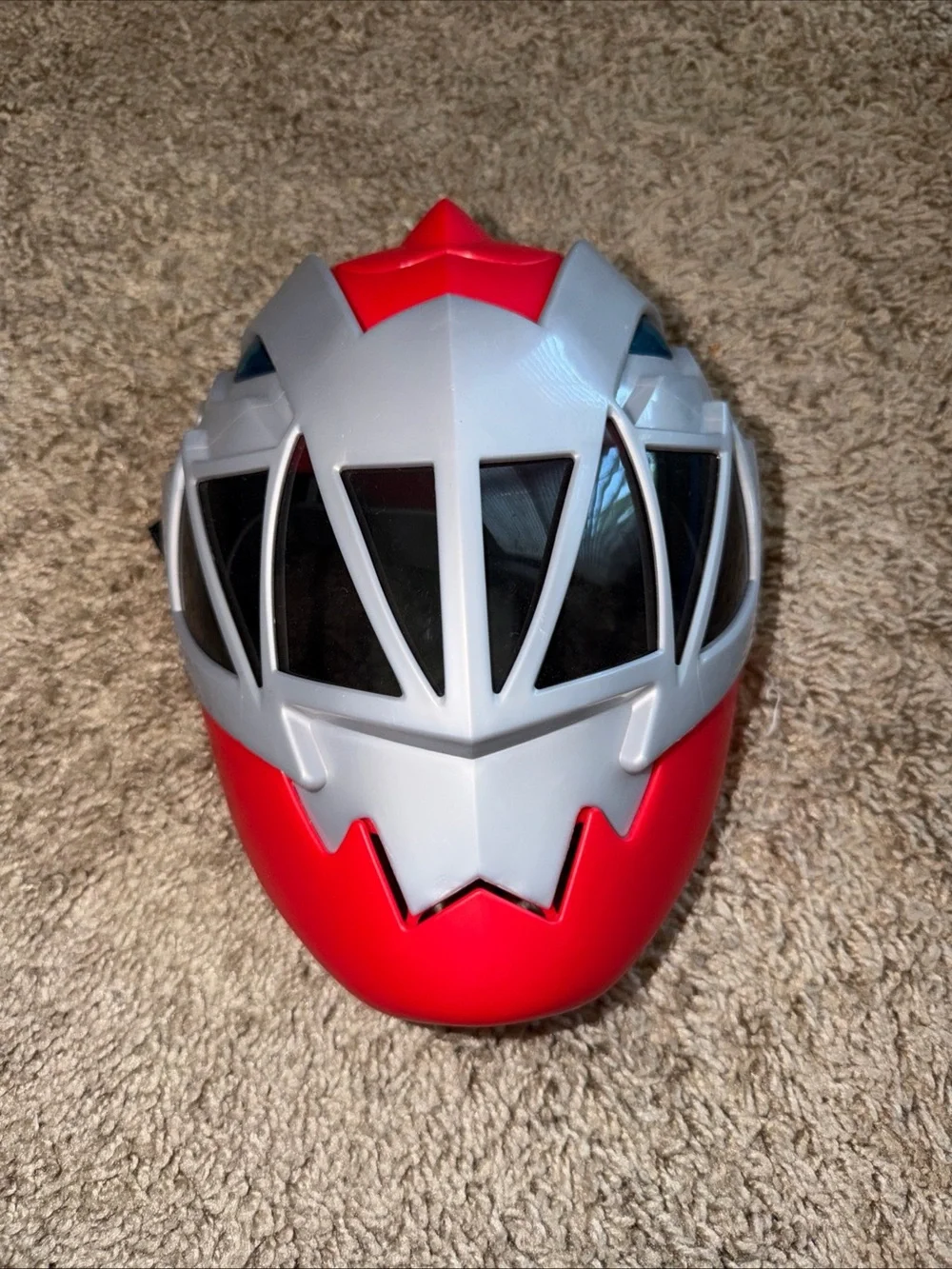Power Rangers Red Dino Fury Deluxe Light-Up Child Halloween Adjustable Mask